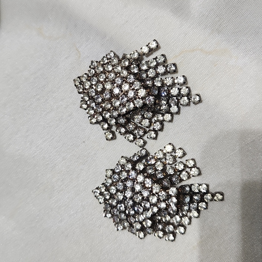 Vintage unsigned rhinestone clip earrings